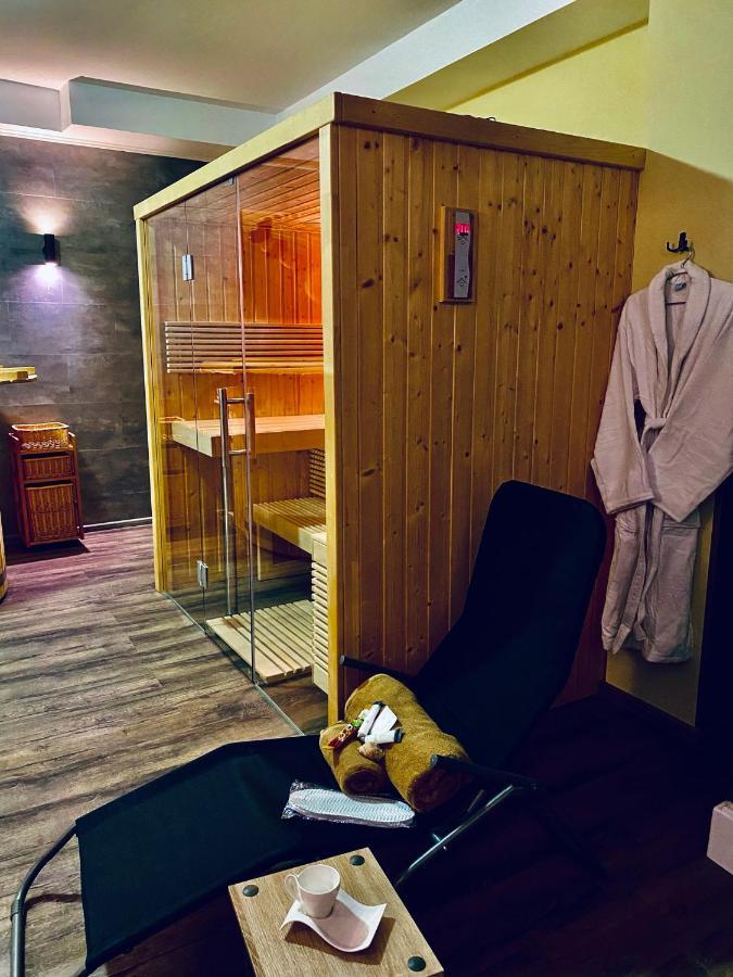 BuşteniCasa Ankeli住宿加早餐旅馆 外观 照片